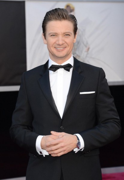 Jeremy-Renner-Van-Cleef-Arpels-Photo-by-Jason-Merritt-Getty-Images-16254611