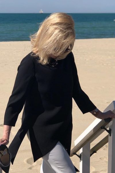 A Guide To Overcoming your Insecurities, tips featured by top US life and style blog, A Few Goody Gumdrops: image of Betsy at the beach