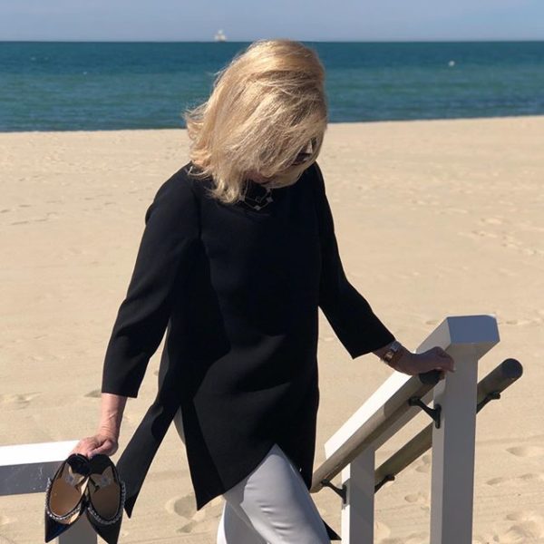 A Guide To Overcoming your Insecurities, tips featured by top US life and style blog, A Few Goody Gumdrops: image of Betsy at the beach